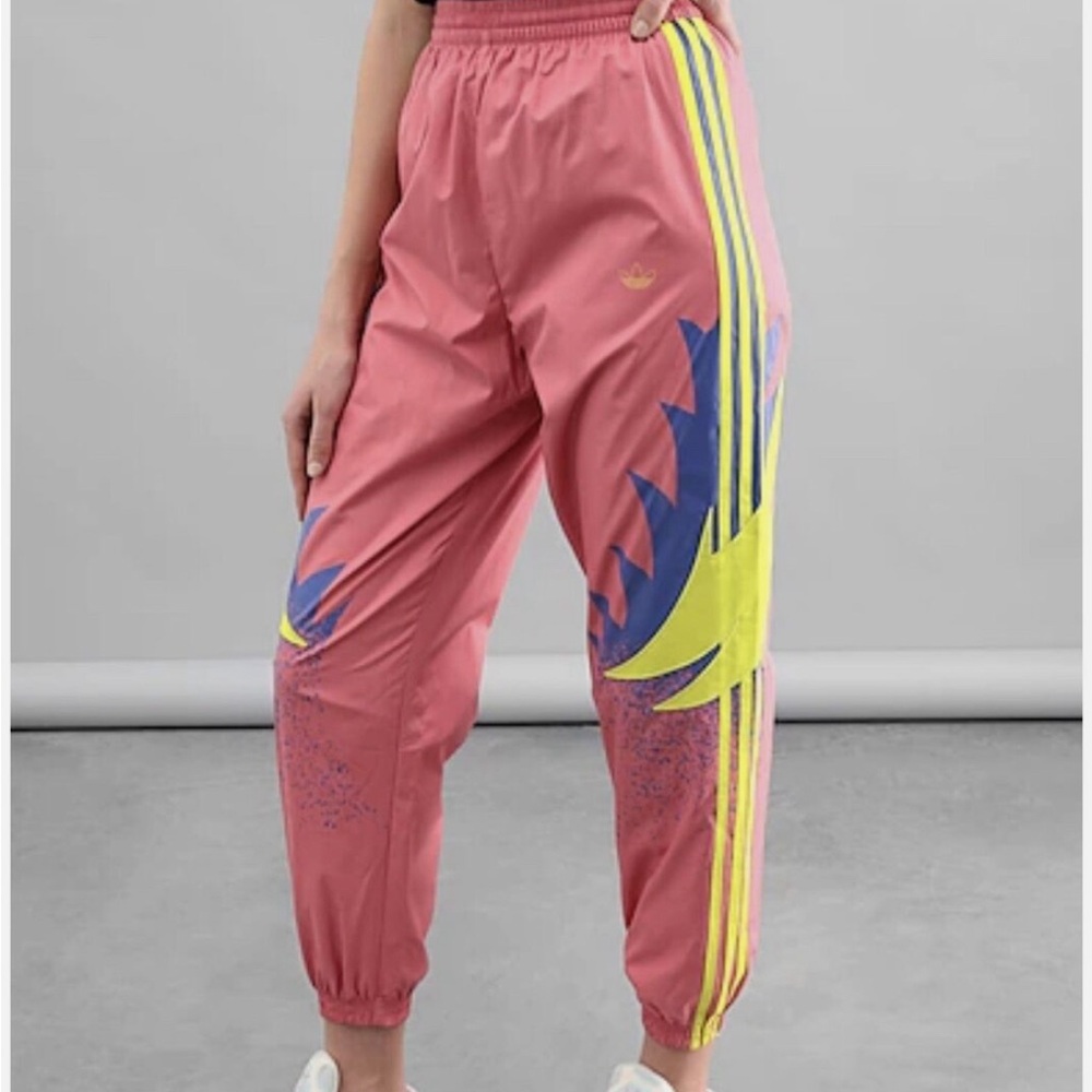 ❤️‍🔥NWT Adidas Originals Womens  Size Medium Fakten Joggers Track Pants Pink